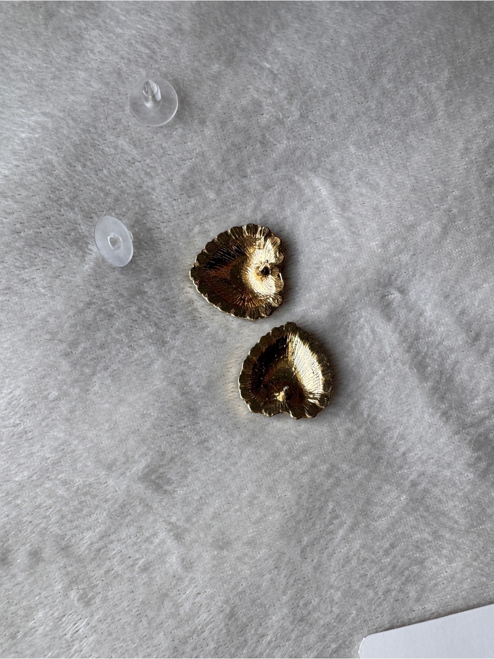 CHANEL Black and Gold Heart Crystal Stud Earrings - Picture 4 of 4